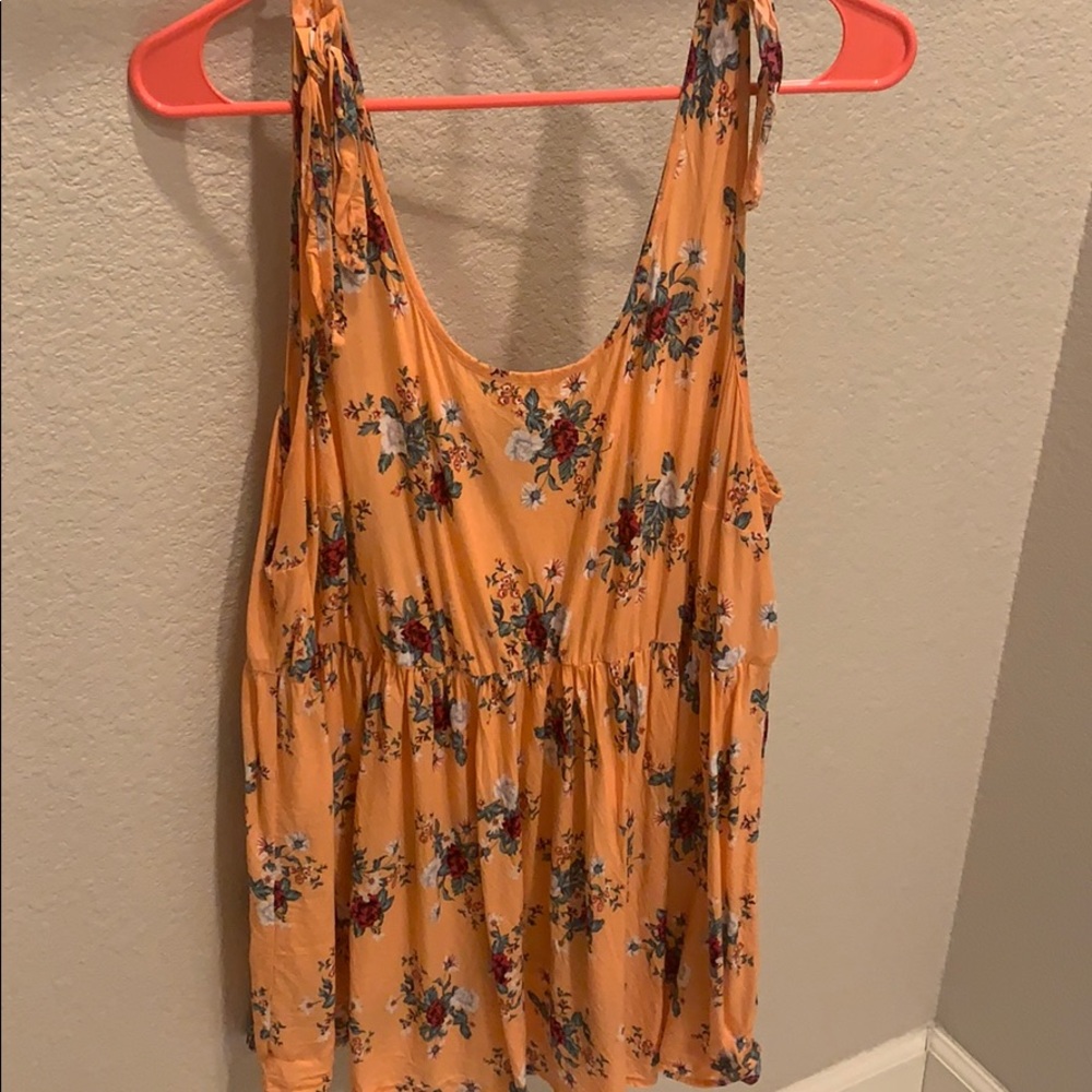 Peachy/orange floral tank